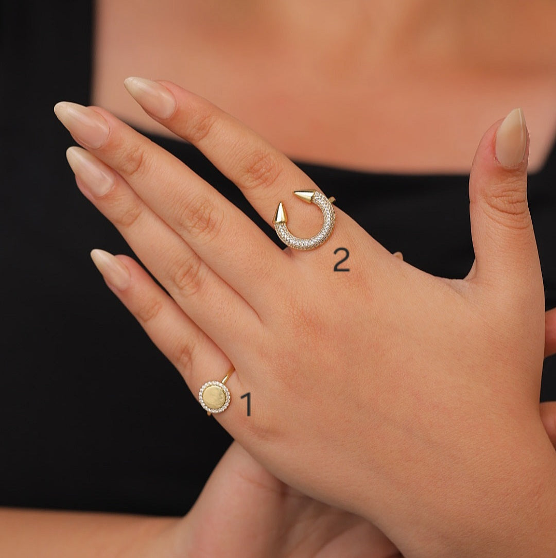 Rings R156