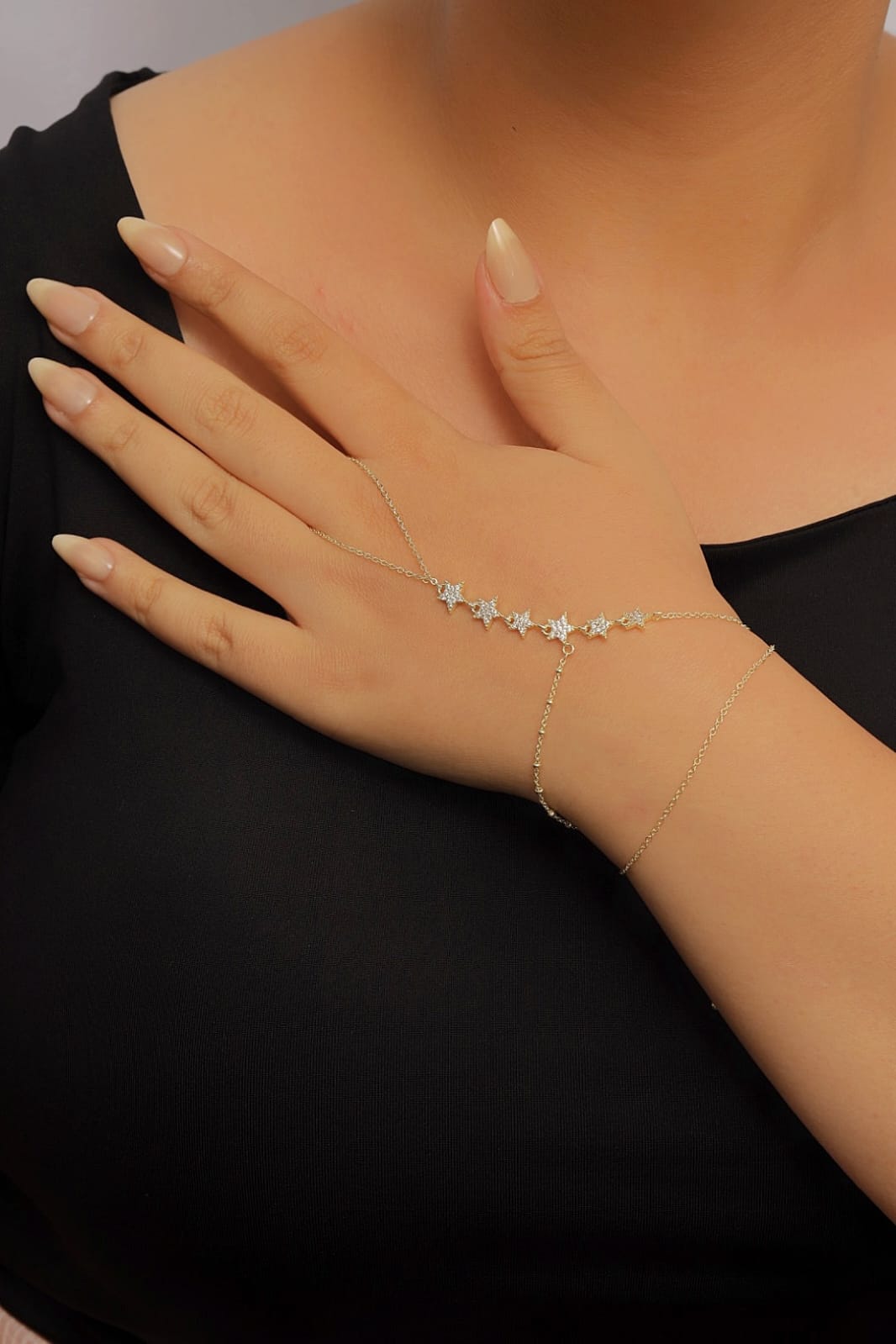 Hand Chains D56