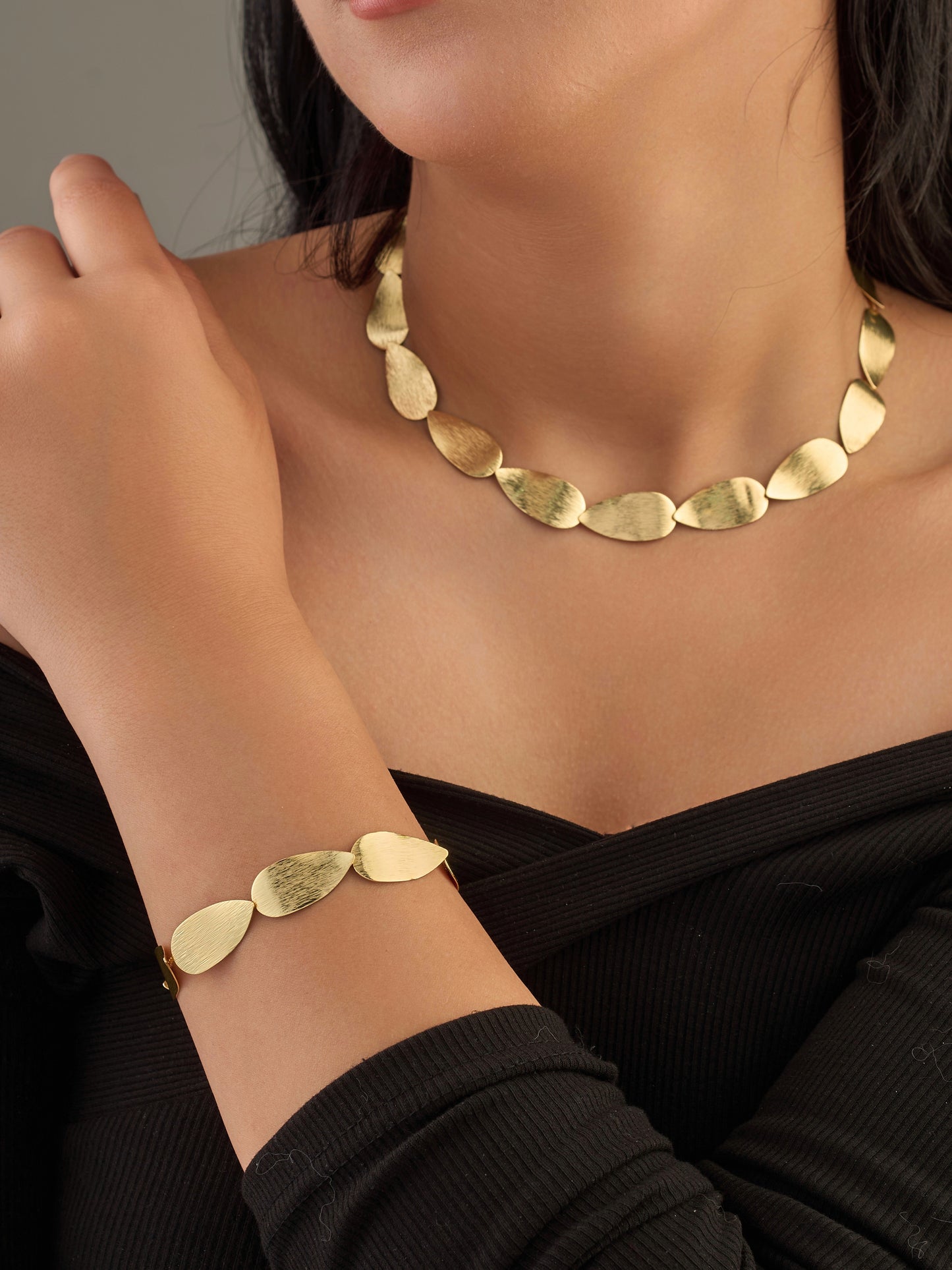 Necklace & bracelet
