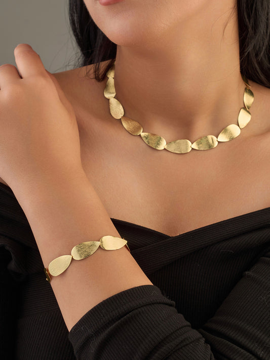 Necklace & bracelet