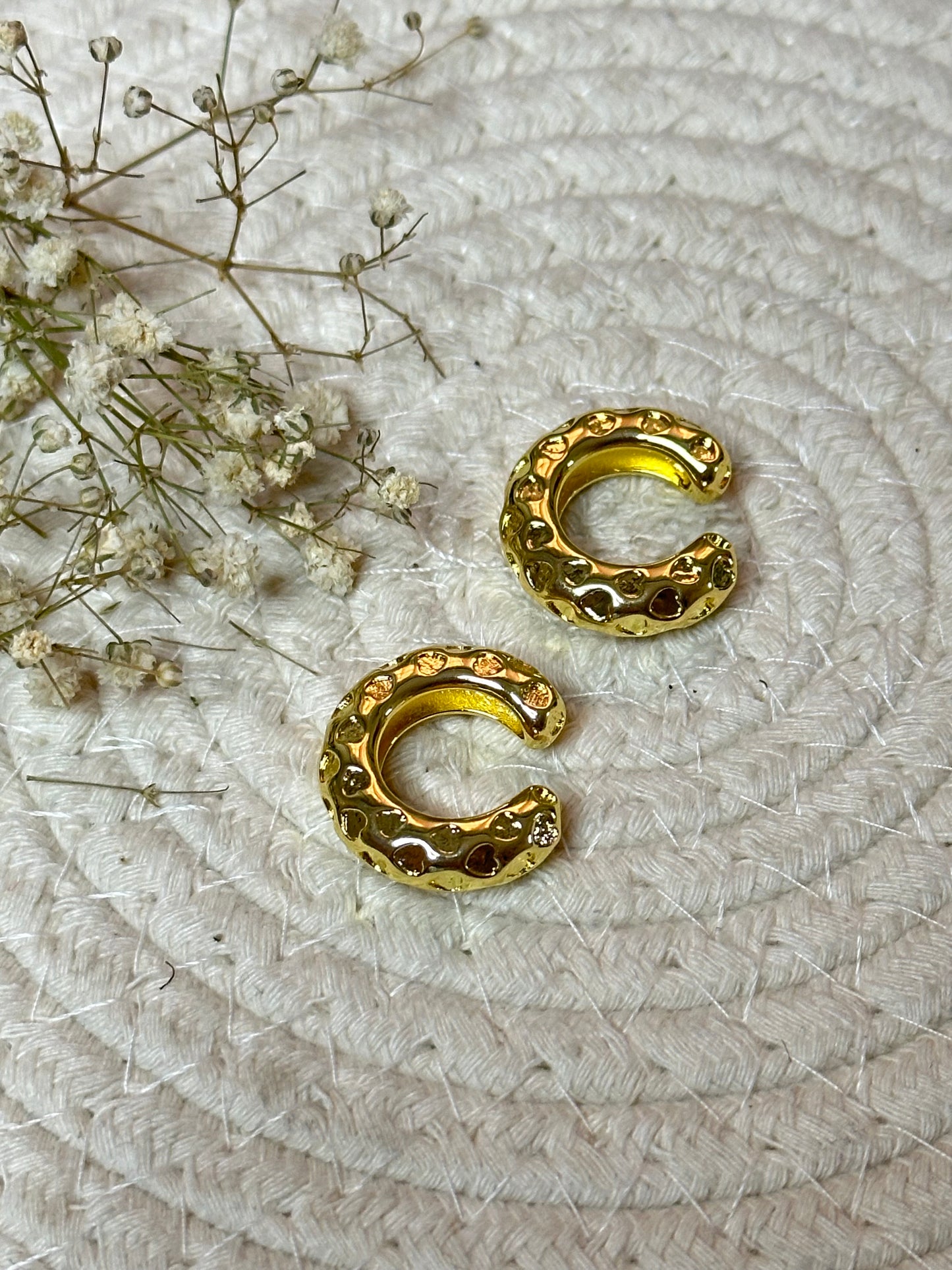 Earcuffs